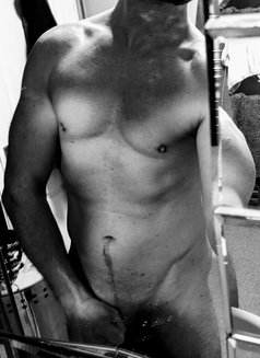 Sam for Ladies - Male escort in Colombo Photo 6 of 7