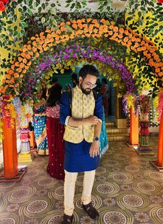 Sam - Male escort in Kolkata Photo 3 of 3