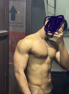 Sam - Male escort in New Delhi Photo 3 of 6