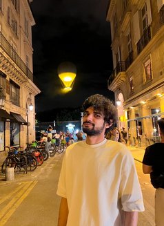 Sam - Male escort in Paris Photo 3 of 5