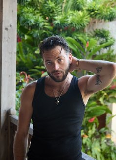 Sam Henry - Male escort in Bali Photo 6 of 6