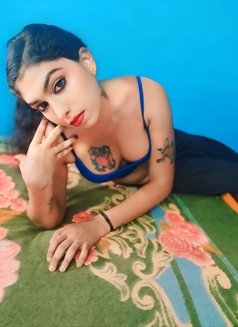 Sam Here Oviya Here - Acompañantes transexual in Chennai Photo 4 of 4