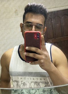 Sam - Acompañantes masculino in Al Manama Photo 1 of 1