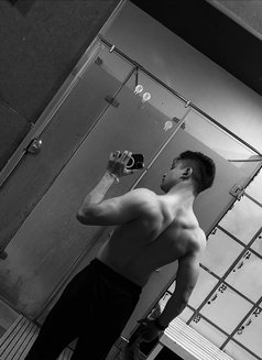 Sam - Male escort in Chandigarh Photo 1 of 5