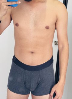 Sam - Male escort in Dubai Photo 3 of 3