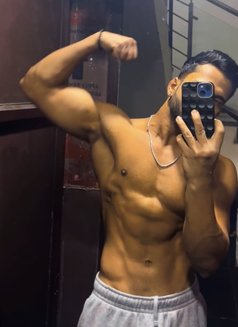 Sam - Male escort in Gurgaon Photo 5 of 11