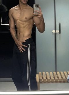 Experienced male escort - Acompañantes masculino in Kolkata Photo 5 of 5