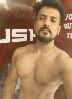 Sam - Male escort in Kolkata Photo 3 of 4