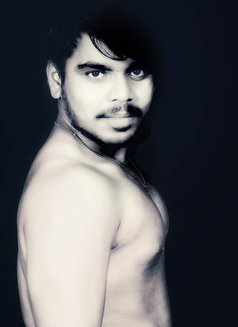 Sam - Male escort in Kolkata Photo 4 of 5