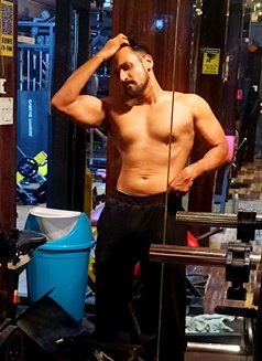 Sam - Male escort in Kolkata Photo 2 of 9