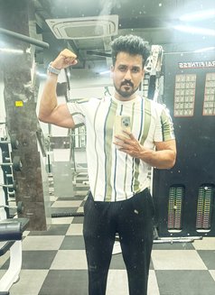 Sam - Male escort in Kolkata Photo 7 of 9