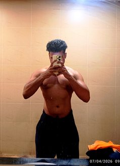 Sam - Male escort in Kolkata Photo 8 of 9
