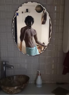 Sam - Male escort in Mumbai Photo 2 of 3