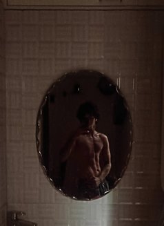 Sam - Male escort in Mumbai Photo 3 of 3