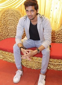 Sam :- Individual escort - Male escort in Mumbai Photo 2 of 7