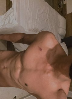 Sam - Male escort in New Delhi Photo 18 of 19