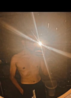 Independent Escort DELHI NCR - Male escort in New Delhi Photo 3 of 5