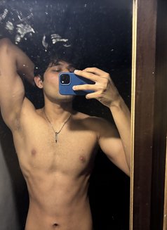 Sam - Male escort in New Delhi Photo 6 of 6