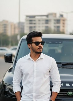 Sam - Male escort in New Delhi Photo 1 of 4