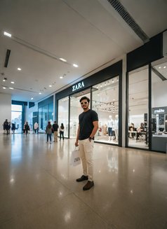 Sam - Male escort in New Delhi Photo 2 of 4