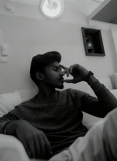 Sam - Male escort in New Delhi Photo 3 of 4