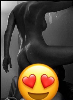 Sam - Male escort in New Delhi Photo 4 of 8