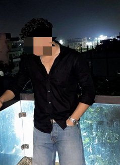 Sam - Male escort in New Delhi Photo 1 of 3