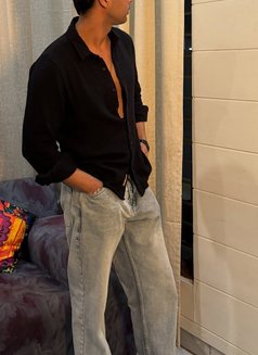 Sam - Male escort in New Delhi Photo 2 of 3