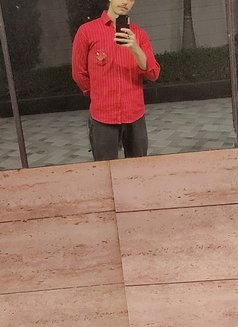 Sam - Male escort in New Delhi Photo 8 of 8