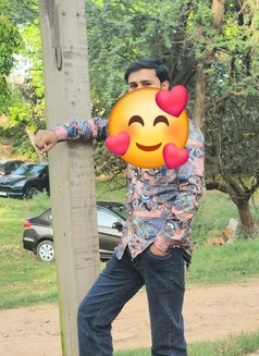 Sam - Male escort in New Delhi Photo 3 of 3