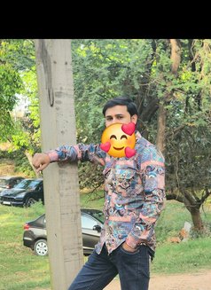 Sam - Male escort in New Delhi Photo 2 of 3