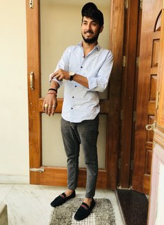 Sam - Acompañantes masculino in New Delhi Photo 3 of 3