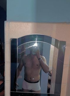 Sam - Male escort in New Delhi Photo 1 of 3