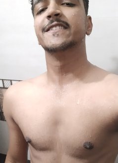 SAM - Male escort in Pune Photo 3 of 4