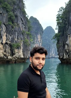 Sam - Male escort in Surat Photo 8 of 8