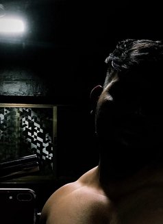 Sam - Male escort in Thane Photo 2 of 3