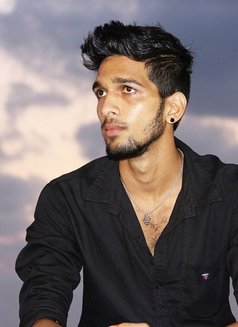 Sam :- Individual escort - Male escort in Mumbai Photo 5 of 7