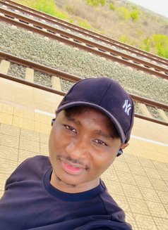 Sam - Male escort in Nairobi Photo 2 of 9