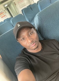 Sam - Male escort in Nairobi Photo 1 of 6