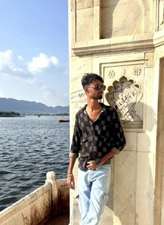 Sam Khan - Male escort in Mumbai Photo 5 of 5