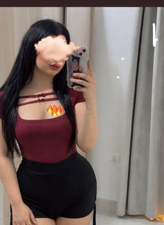 Sam - escort in Jeddah Photo 1 of 4