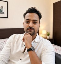 Shahrukh - Male escort in Navi Mumbai