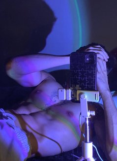 Sam - Male escort in Muscat Photo 1 of 2