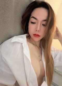 Sam Sam Full service - escort in Dubai Photo 5 of 9