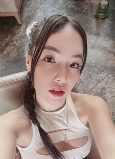 Sam Sam Full service - escort in Dubai Photo 2 of 9