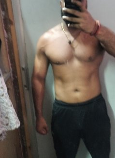 Sam Sharma - Acompañantes masculino in New Delhi Photo 1 of 3
