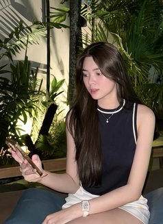 Kim - escort in Tokyo Photo 3 of 4