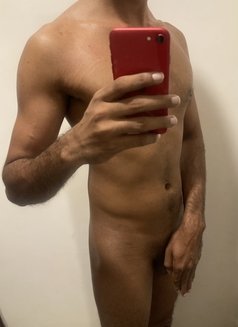 Sam - Male escort in Colombo Photo 3 of 8