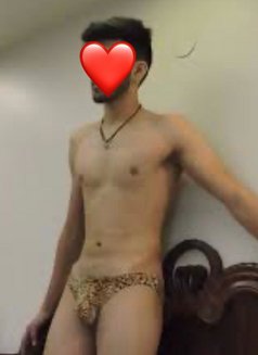 Feel Pornstar Experience (Circumstized) - Male escort in Colombo Photo 1 of 4