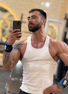 Sam - Male escort in London Photo 3 of 6